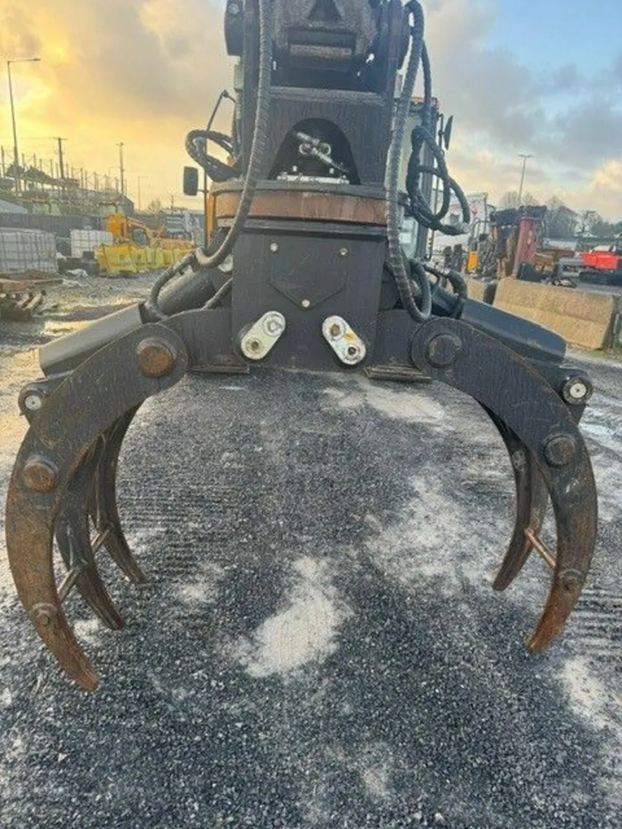 SF Rotating Grabs - Image 1