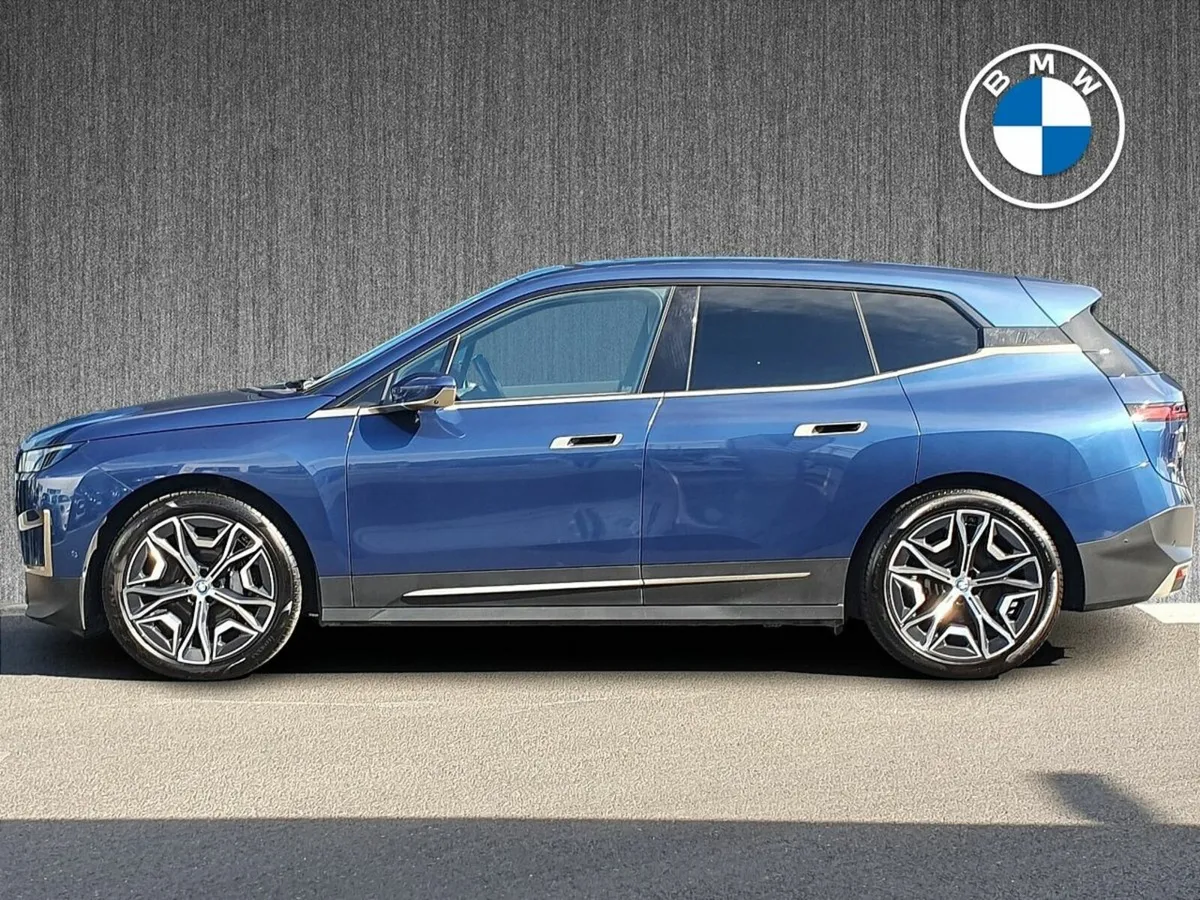 BMW iX xDrive40 Sport - Image 4