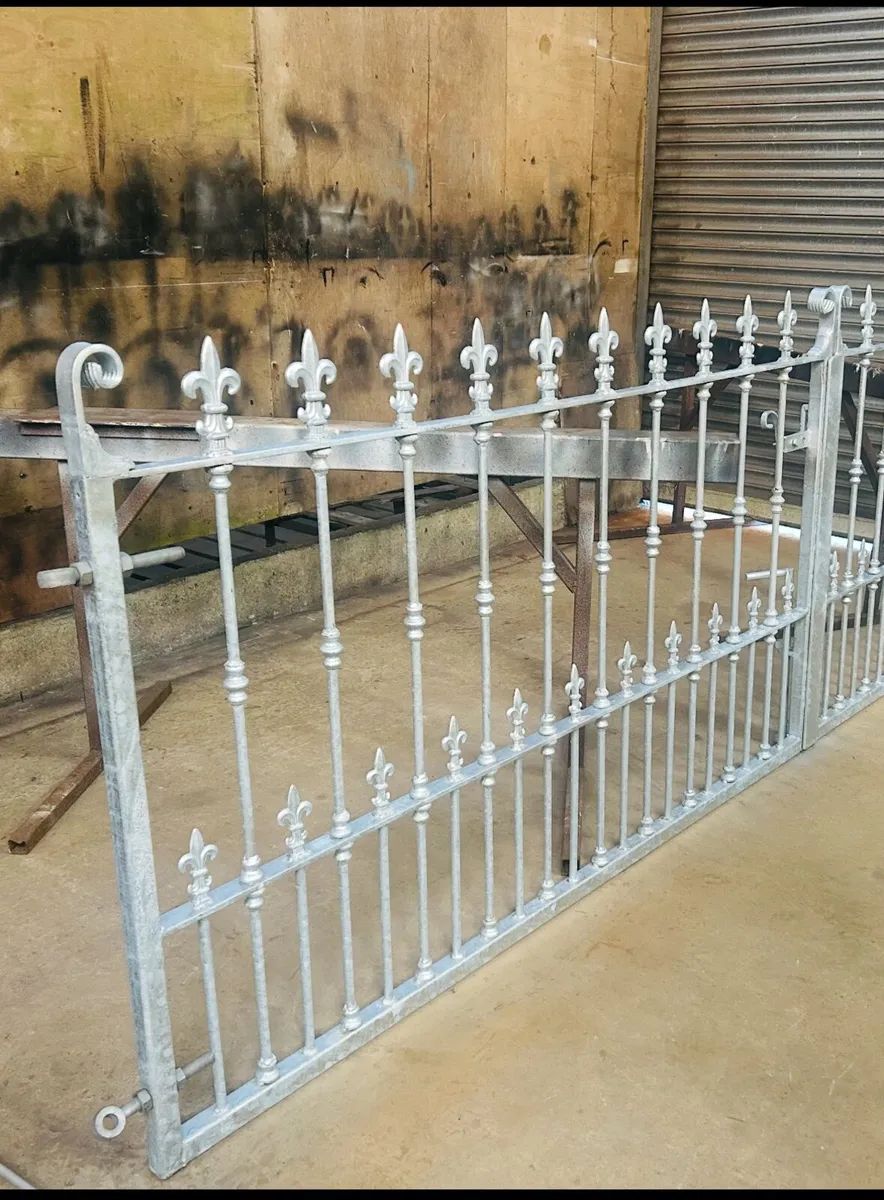 New Entrance Gates - Image 2