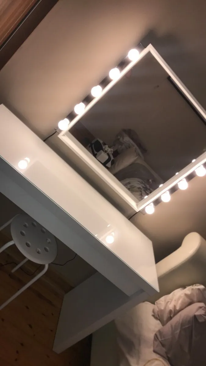 Vanity mirror & x2 sets of wall lights - Image 1