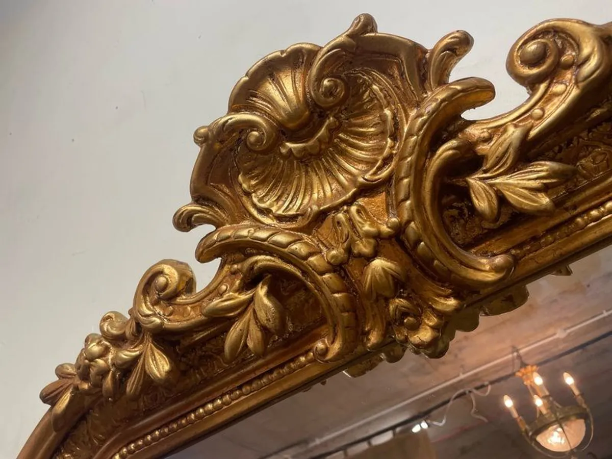 Beautiful French Style Shell Top Gilt Frame Mirror. - Image 2