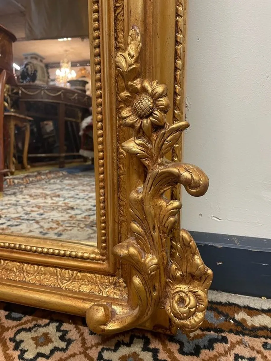Beautiful French Style Shell Top Gilt Frame Mirror. - Image 3