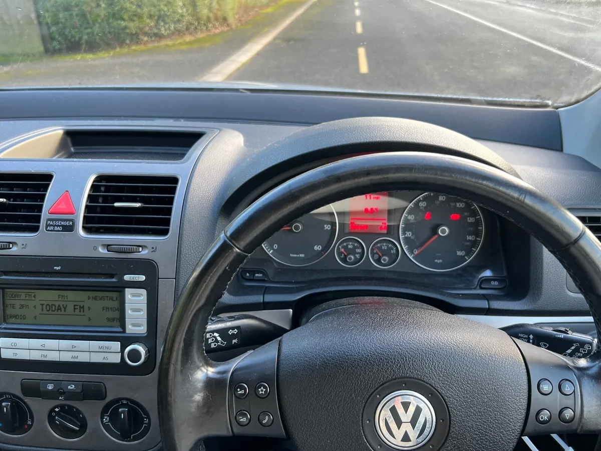 Volkswagen Golf 1.9 TDI 2008 - Image 2