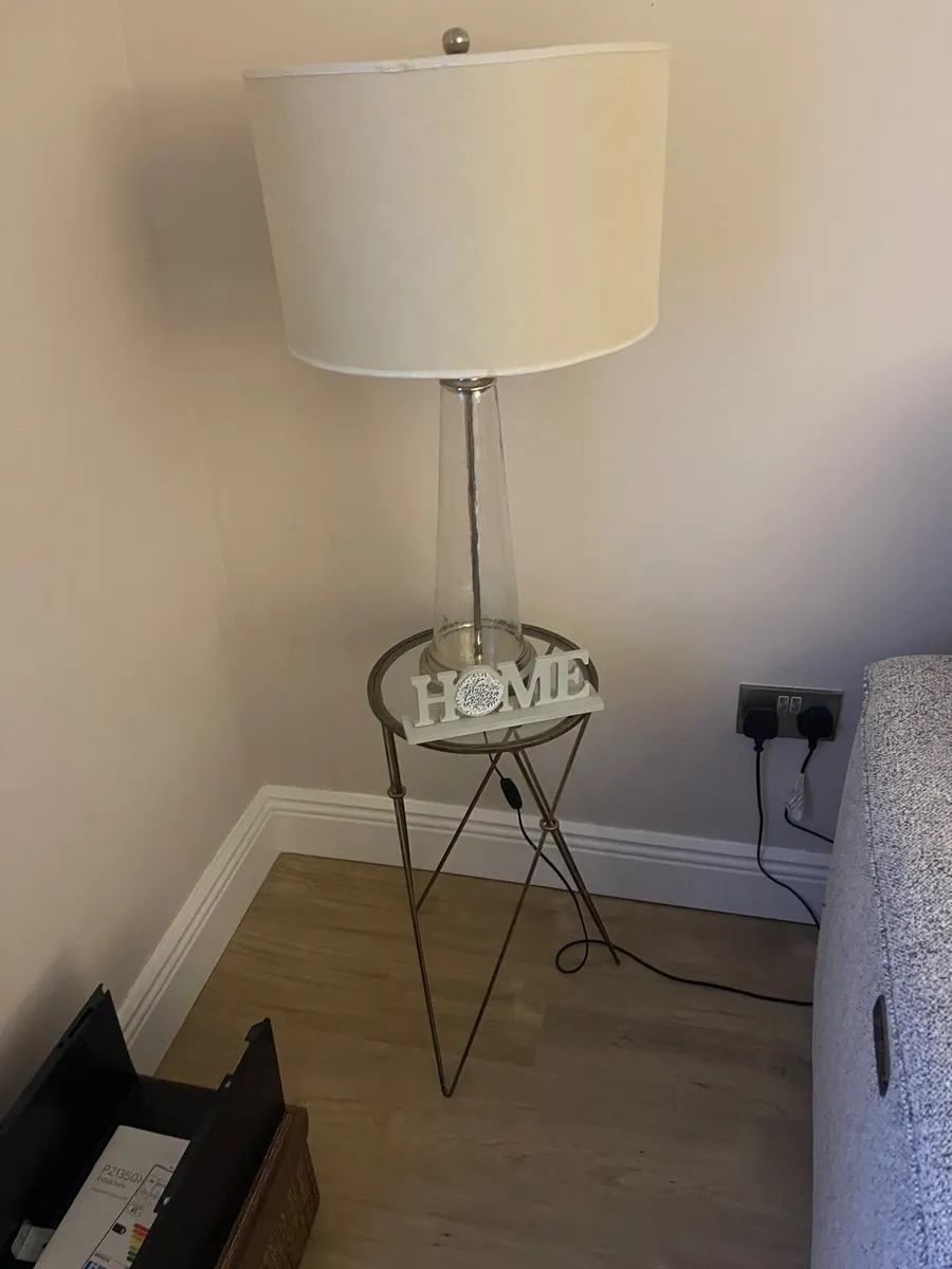 Lamps and side tables - Image 1