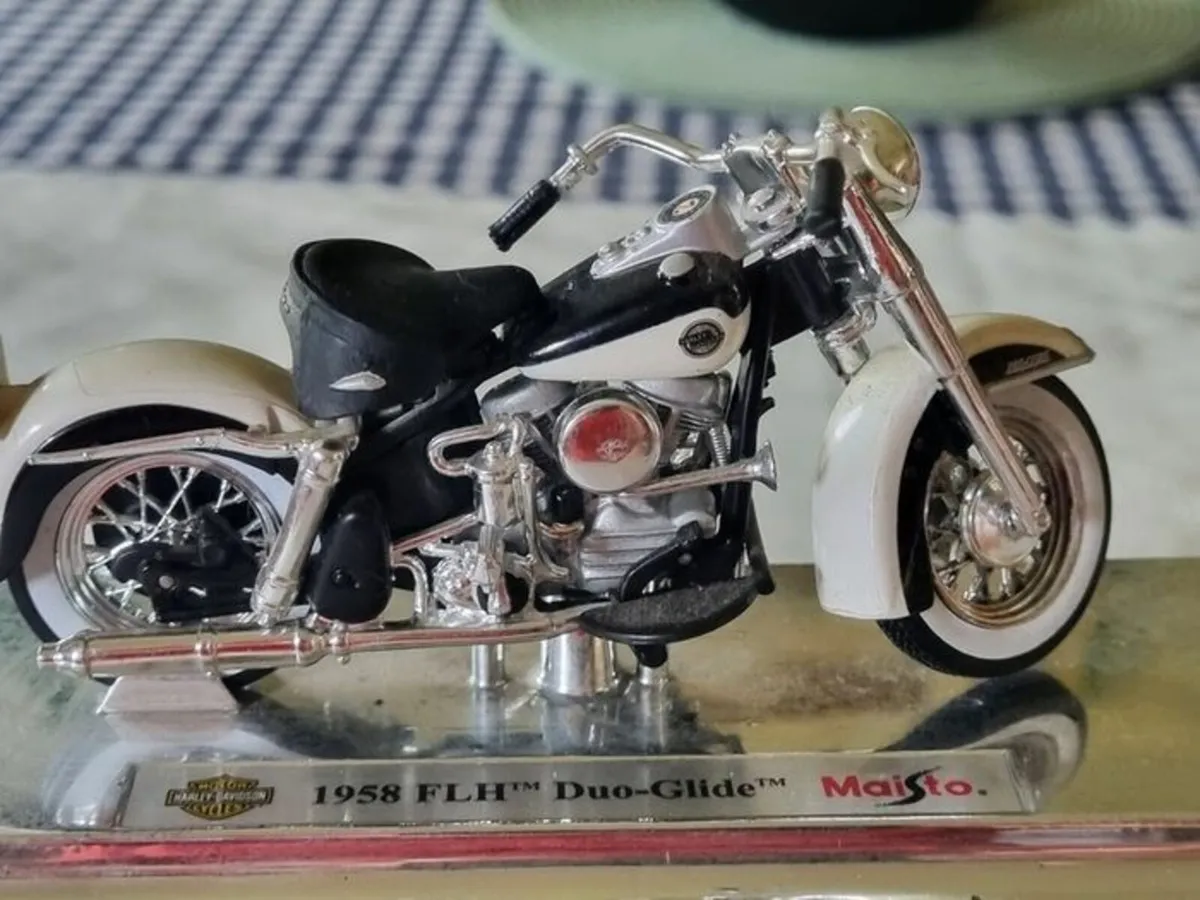 Harley Davidson 1958 FLH Maisto model - Image 4