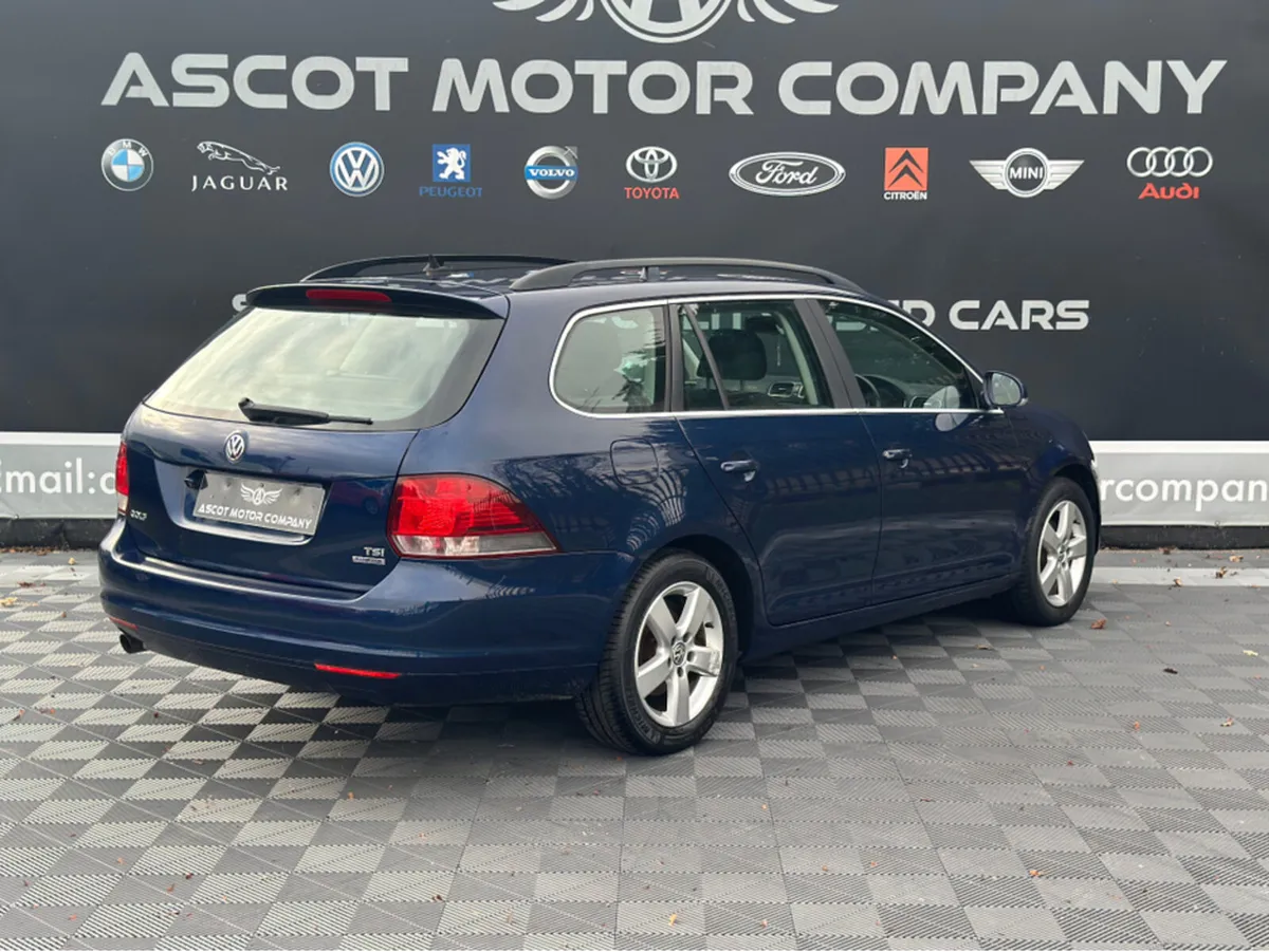 Volkswagen Golf Auto estate - Image 2