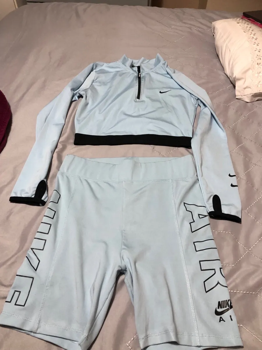 Child’s  Nike two piece suit size L €10 - Image 2