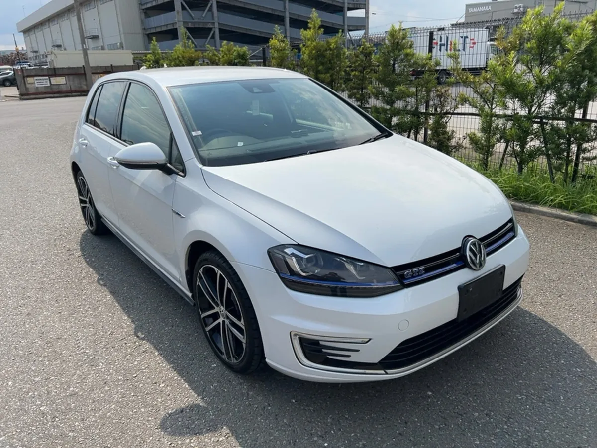 Volkswagen Golf GTE 1.4 PETROL/ PLUG IN HYBRID 5DR - Image 1
