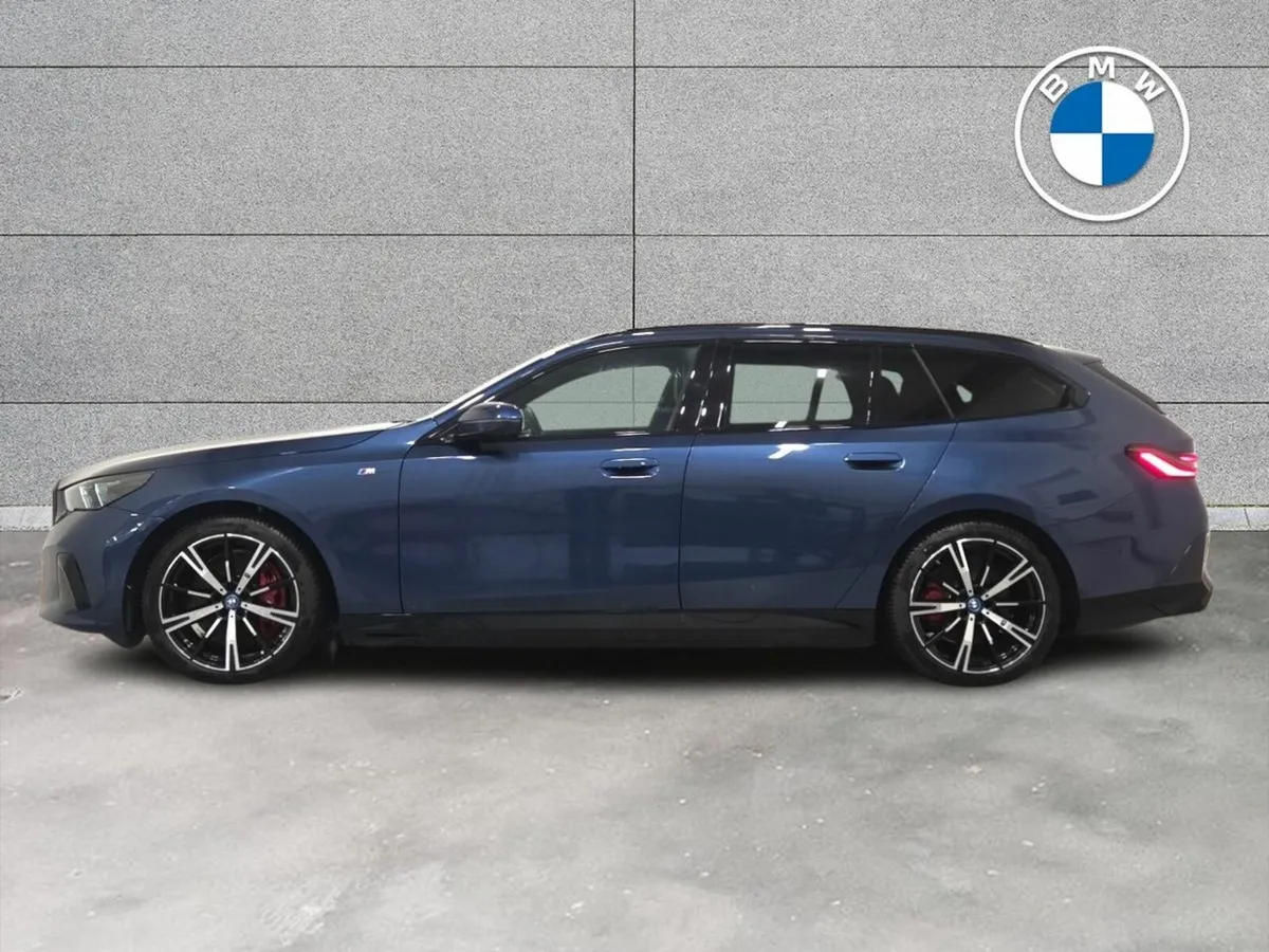 BMW i5 eDrive40 M Sport Pro - Image 4
