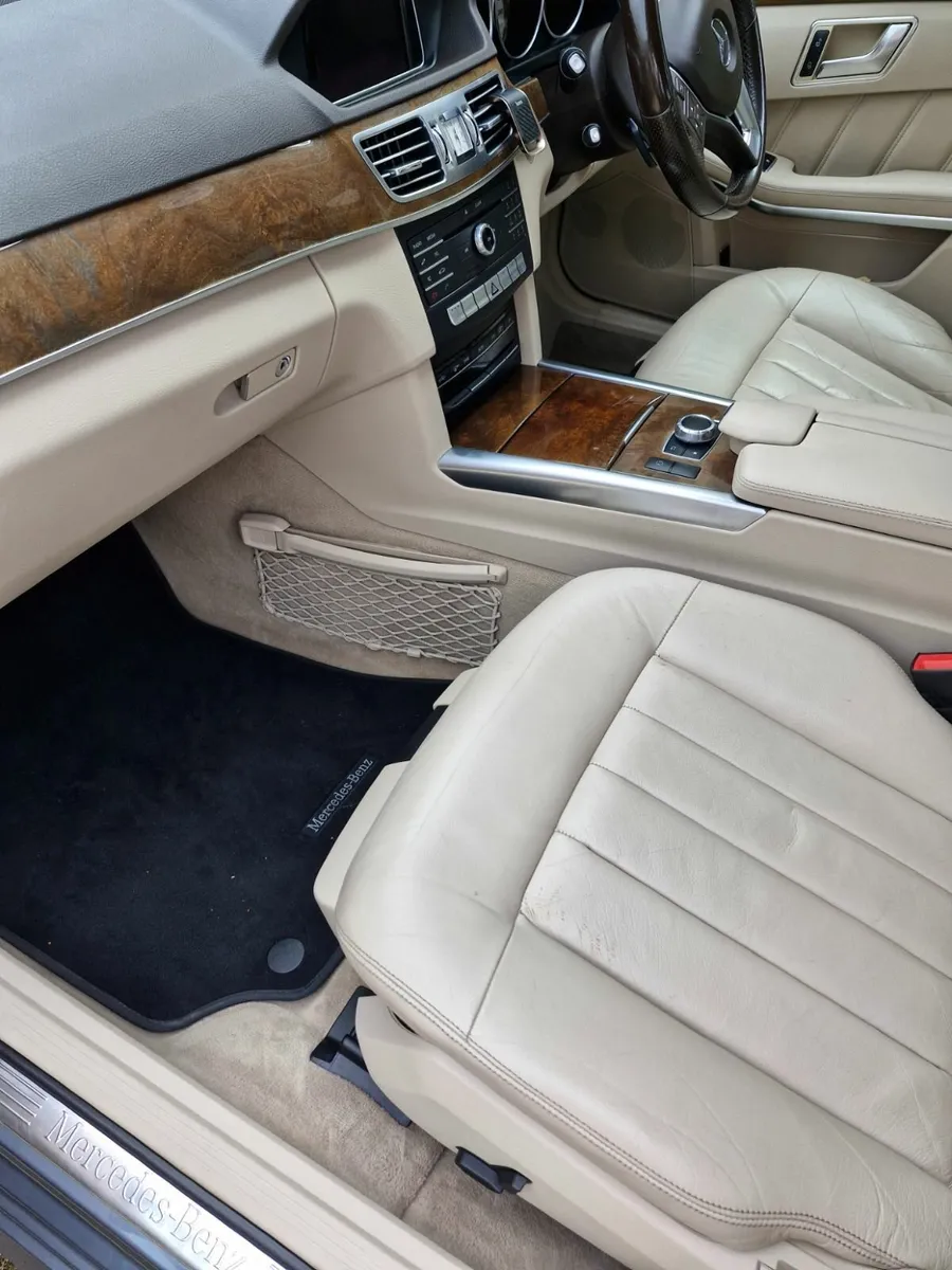 Mercedes-Benz E-Class 2015 - Image 2
