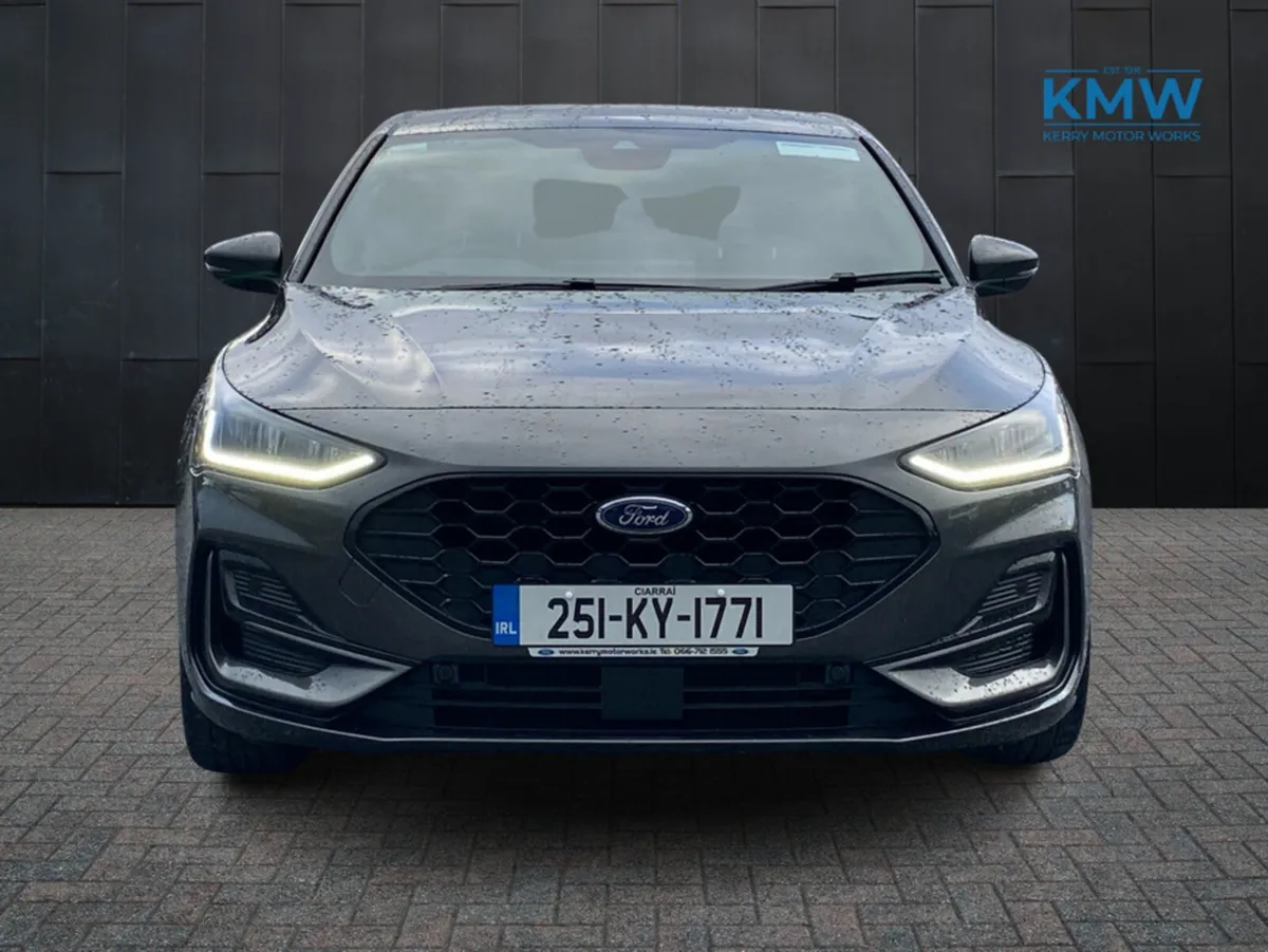 Ford Focus ST-Line Automatic 155 BHP..Parking Pack - Image 3