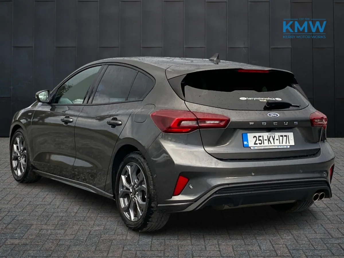 Ford Focus ST-Line Automatic 155 BHP..Parking Pack - Image 4
