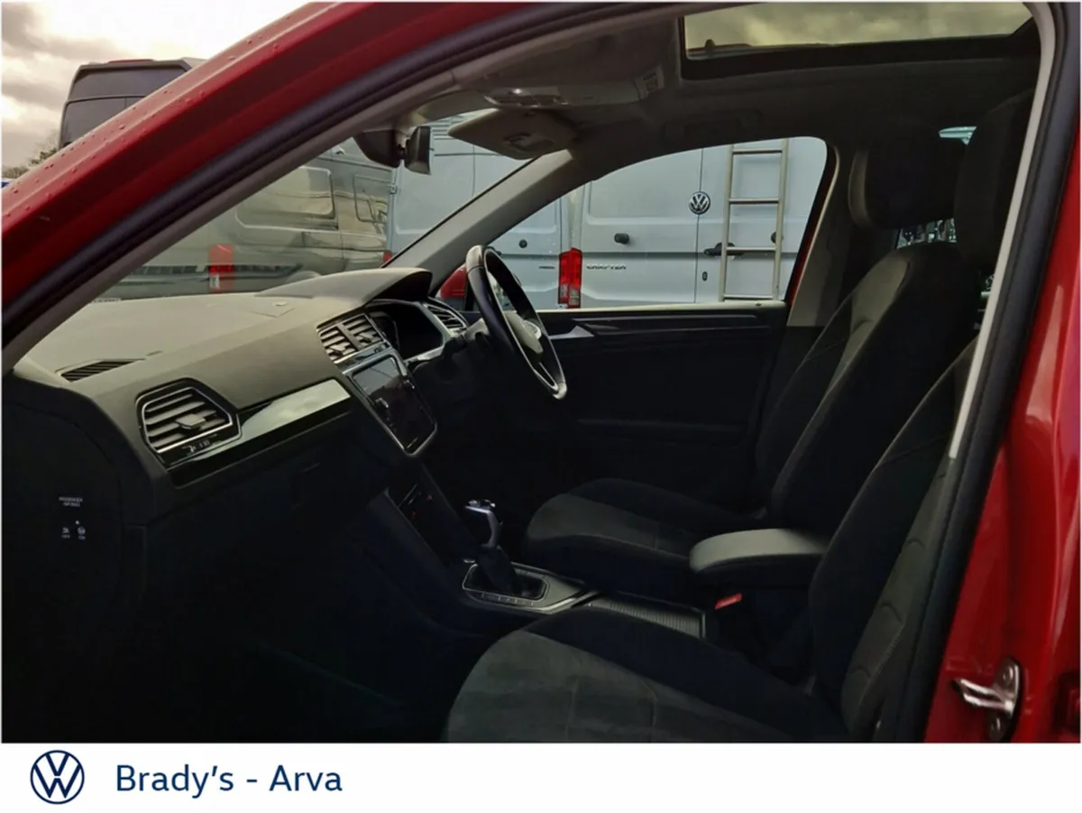 Volkswagen Tiguan ELEGANCE 2.0 TDI 150HP D7F 5DR A - Image 4