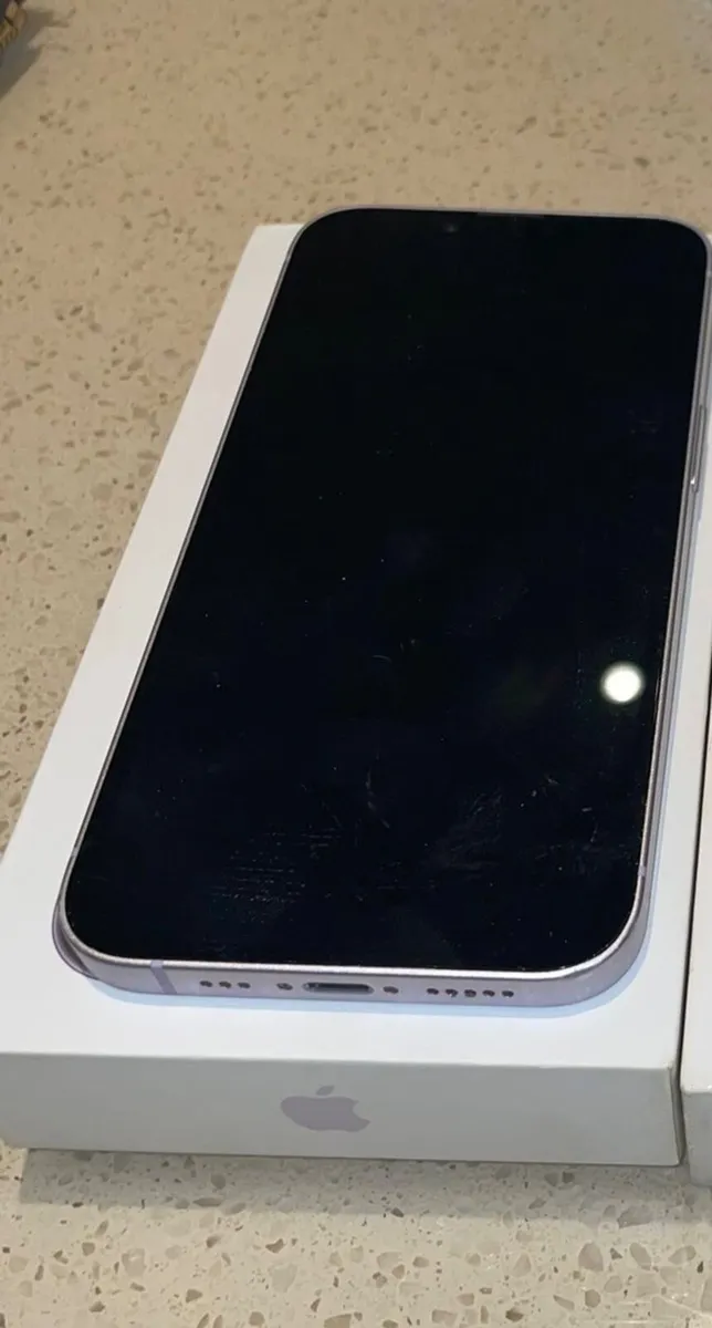 iPhone 14 - Image 4