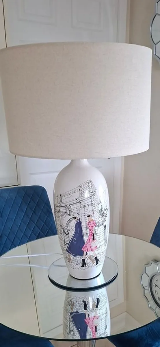 PAULl cOSTELLO Chic Ladies lamp, NEXT Vase Table Centre Piece - Image 3