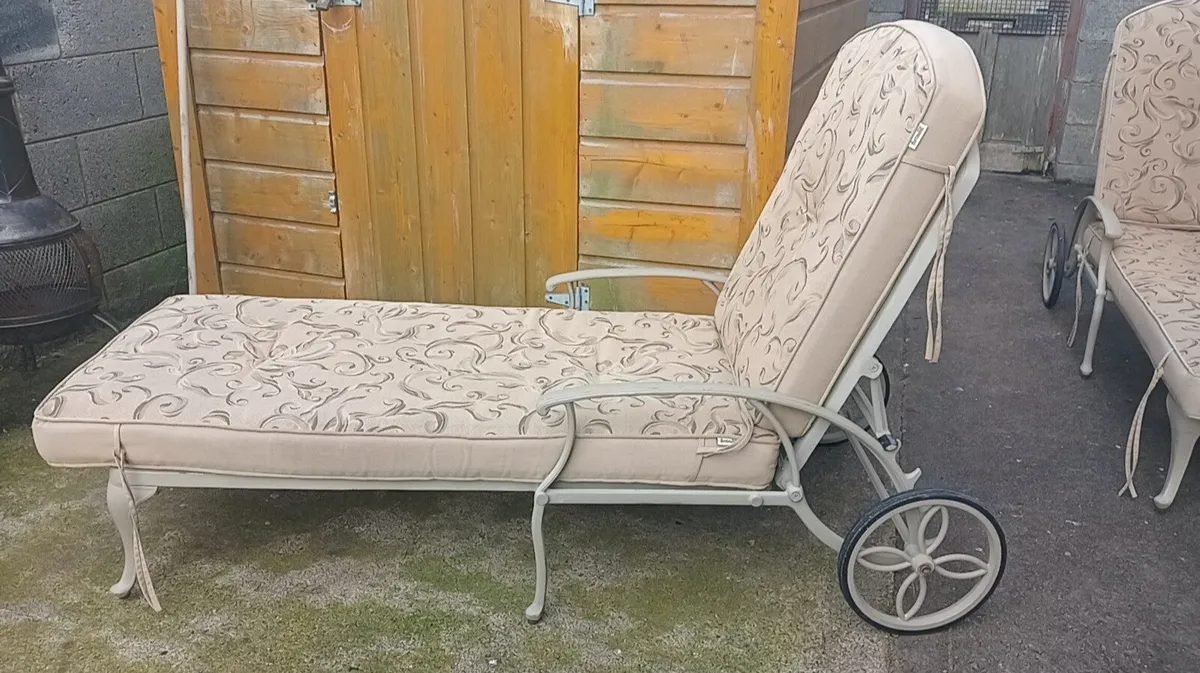 Garden loungers - Image 4