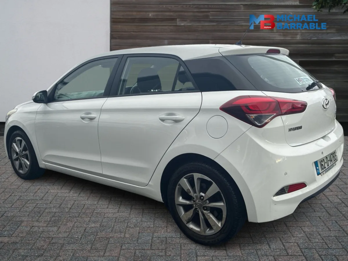 Hyundai i20 DELUXE 5DR - Image 4