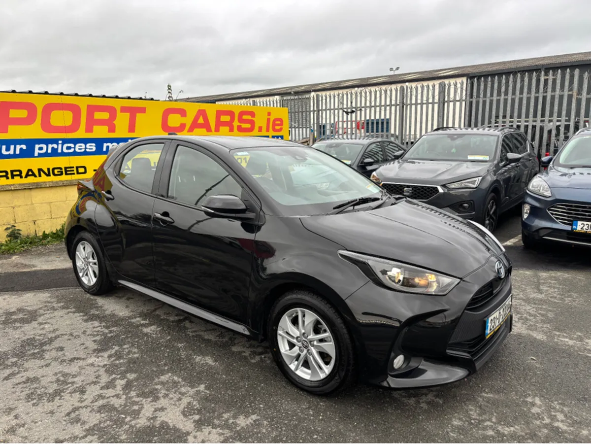 Toyota Yaris 1.5 HYBRID LUNA 4DR AUTO - Image 1