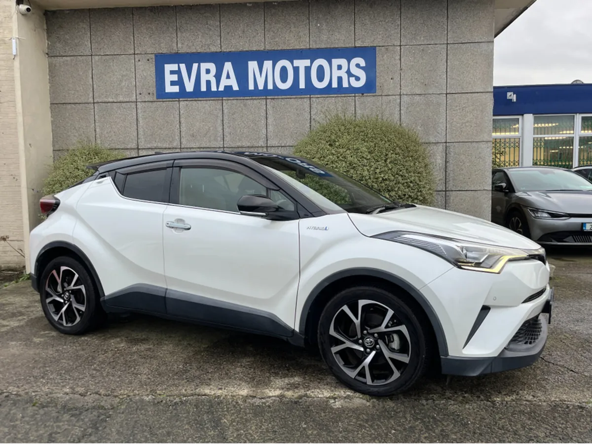 Toyota C-HR SOL AUTOMATIC HYBRID 1.8 PETROL //HIGH - Image 3
