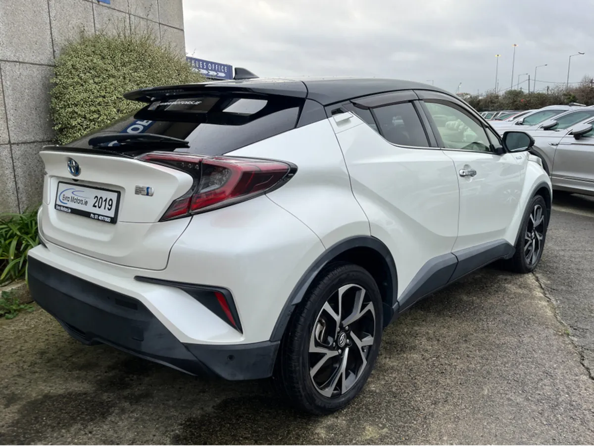 Toyota C-HR SOL AUTOMATIC HYBRID 1.8 PETROL //HIGH - Image 4