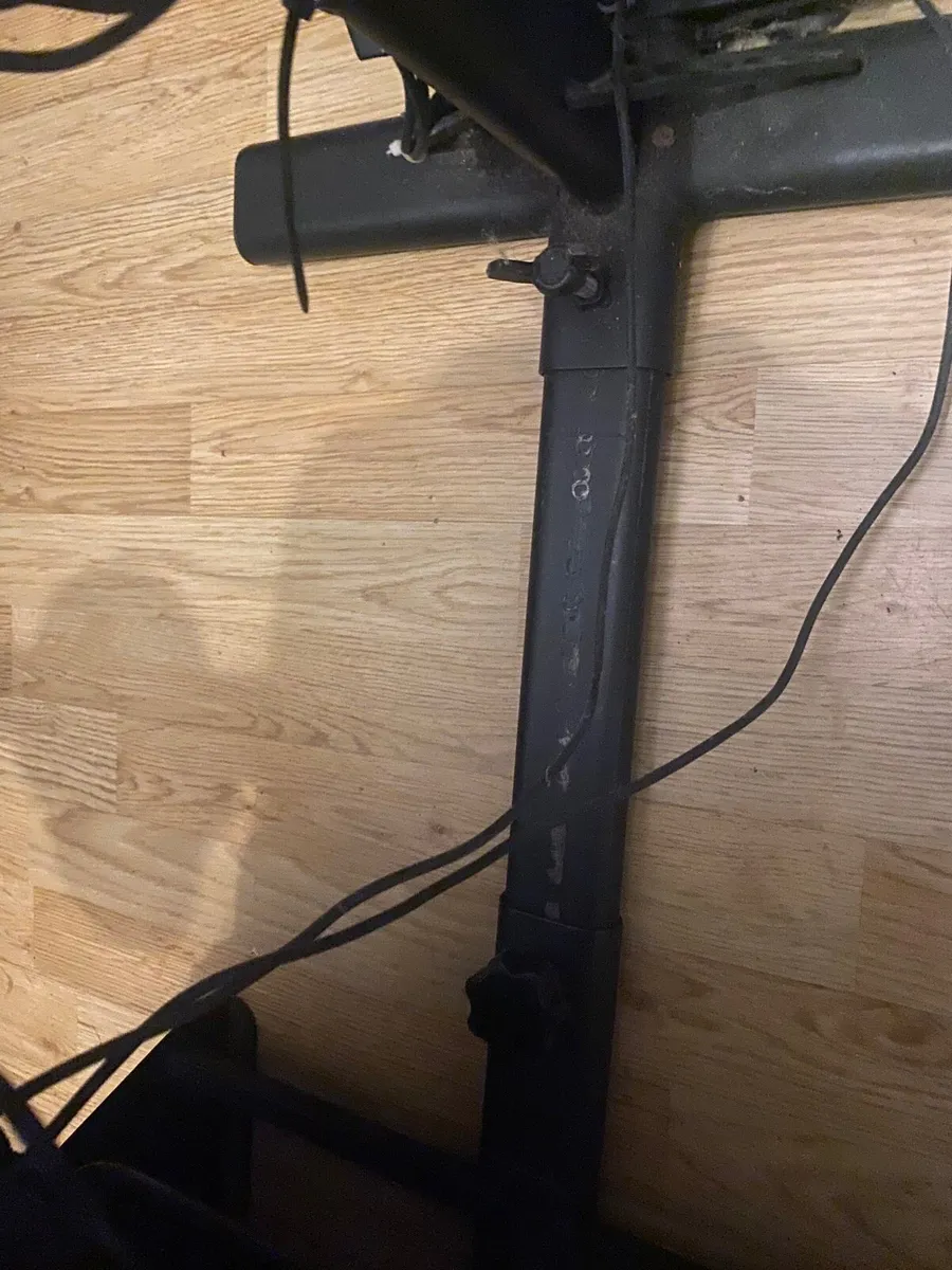 Gaming seat with steering wheel, pedals and gears - Image 4