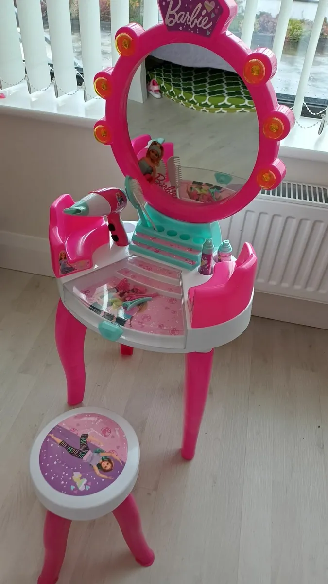 Kids Vanity Table - Image 1