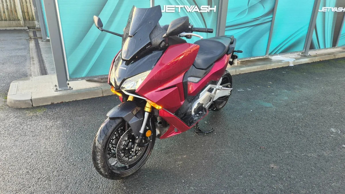 Honda Forza 2023 - Image 2