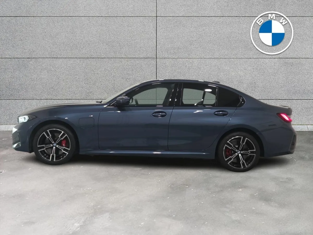 BMW 3-Series 330e M Sport - Image 4