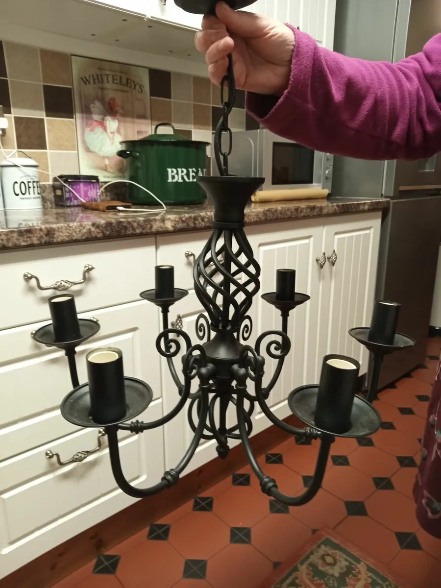 Black light fitting - Image 1