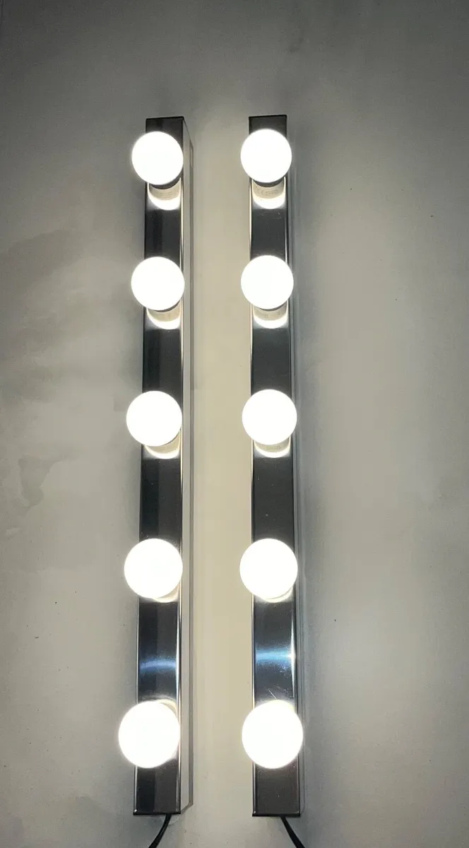 White vanity mirror & x2 sets of wall lights - Image 4