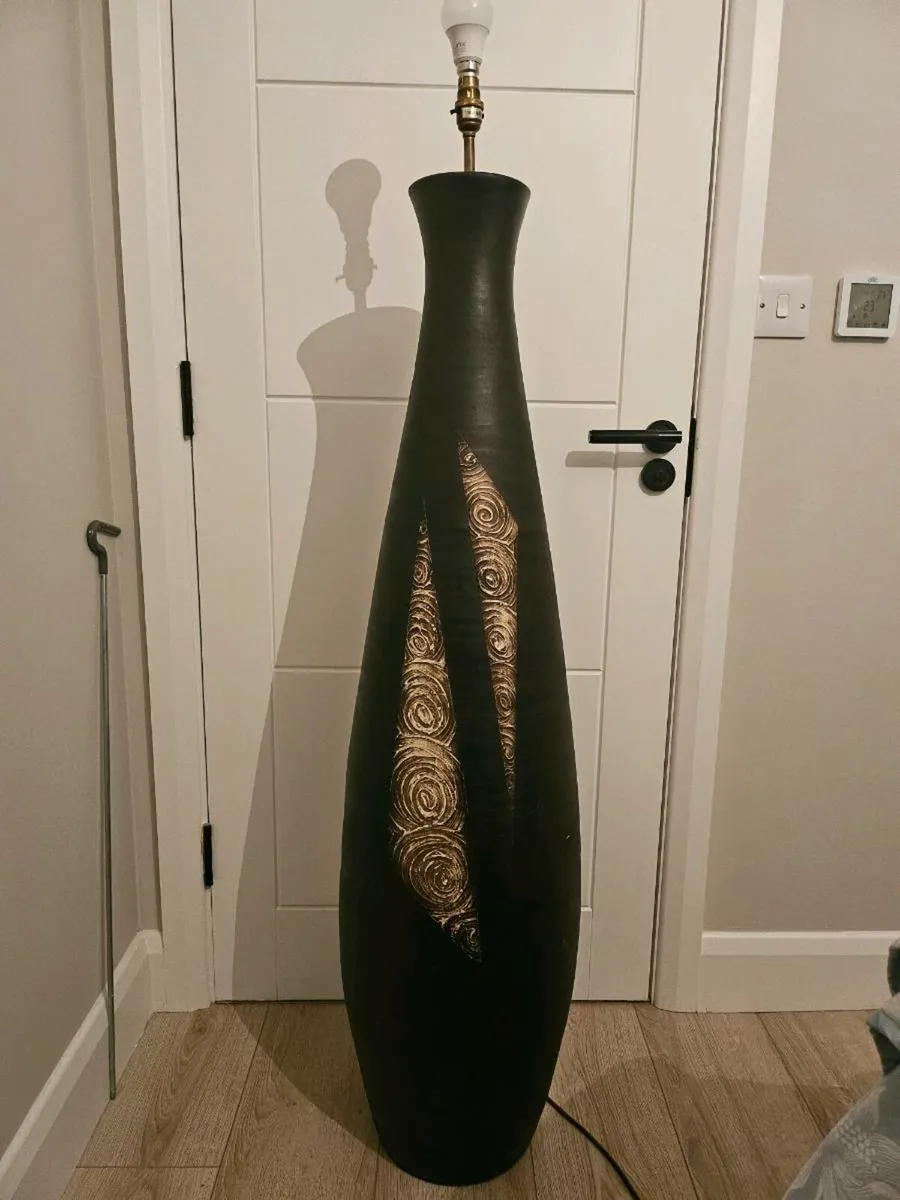 Modern floor lamp - Image 2