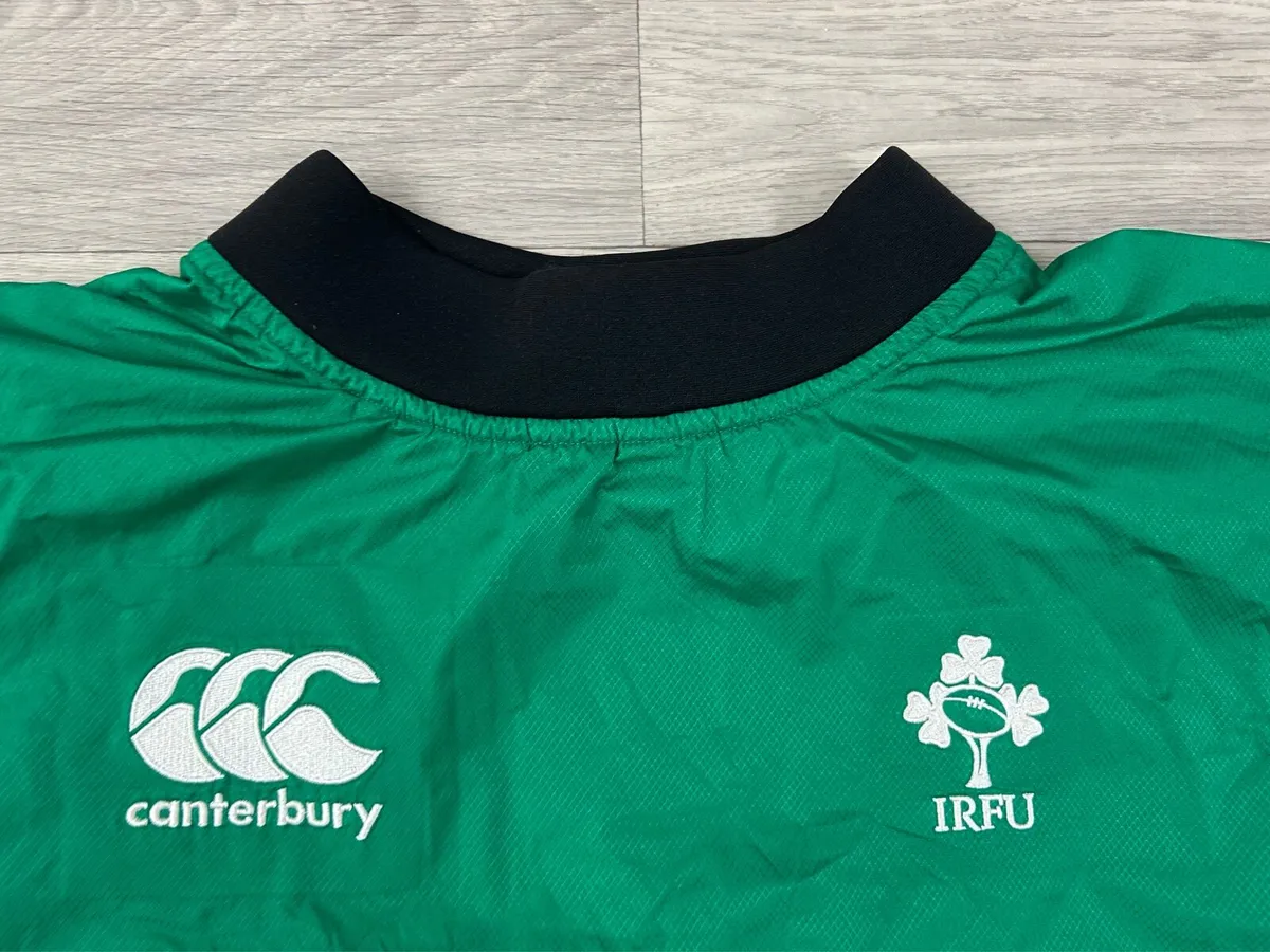 Canterbury Ireland Rugby Waterproof Sweatshirt - Image 3