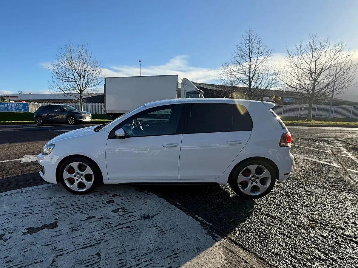 Volkswagen Golf Gti 2010 77,000 kms - Image 4