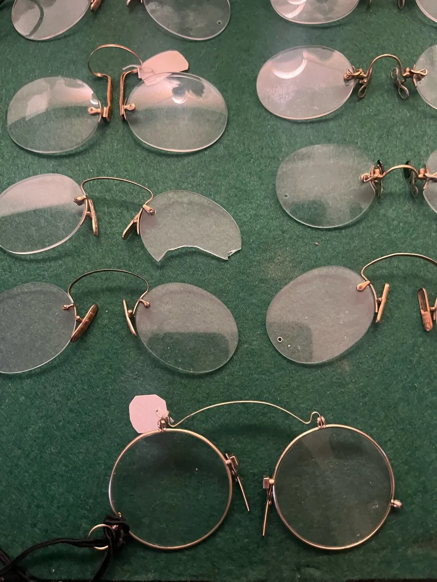 Antique Gold Plated Frameless Glasses x8 - Image 4