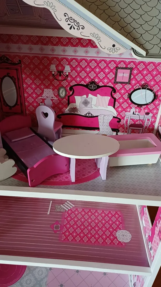 Dolls house - Image 2