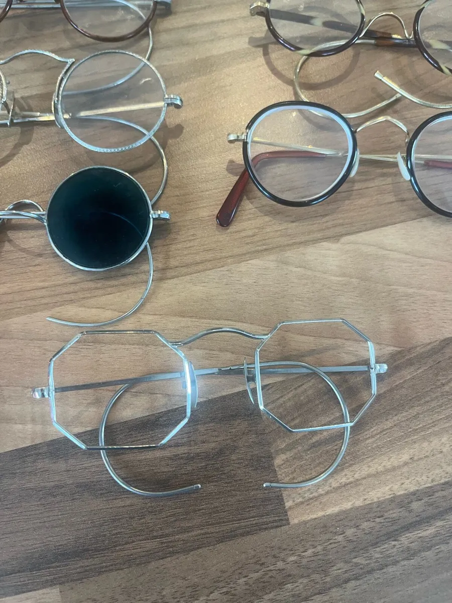 Collection of 1920s Eye Glasses some Gold Algha - Image 4