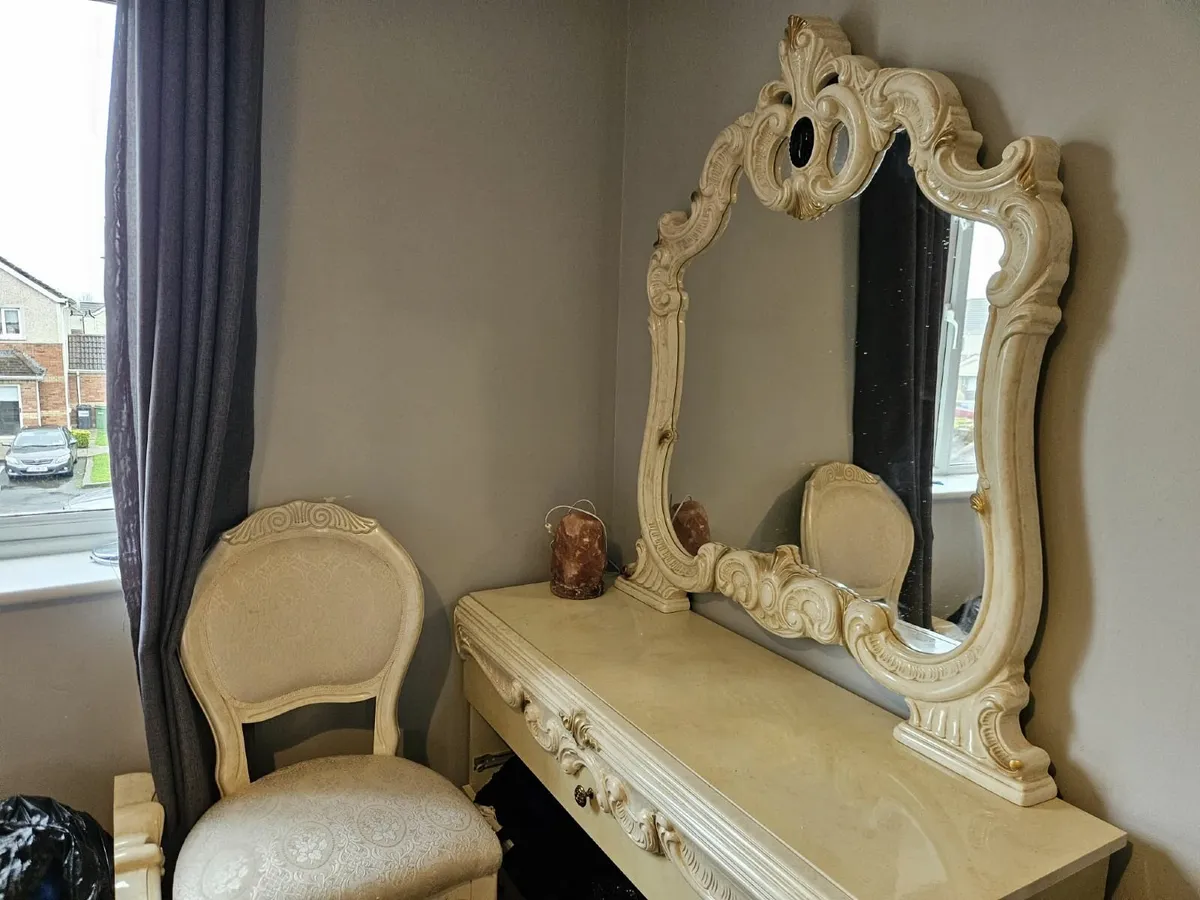 Luxury Cream Bedroom Set - Image 4