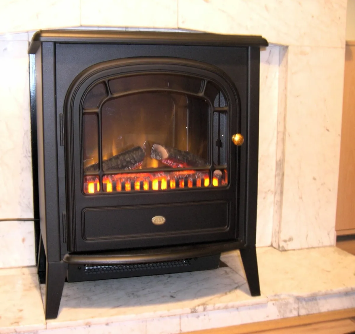 Dimplex Electric Stove /  Fan heater. €220 - Image 1