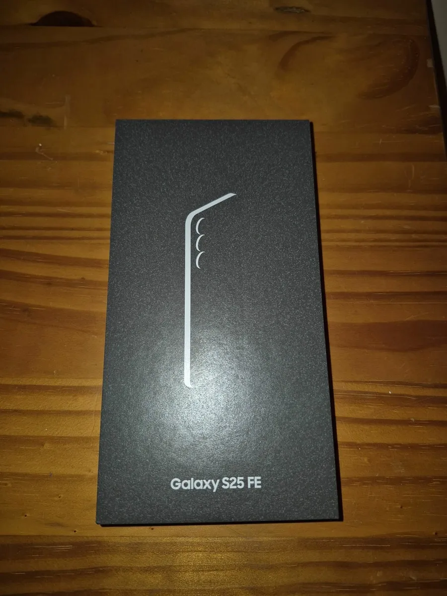 Samsung Galaxy S25 FE 128 GB - Image 1