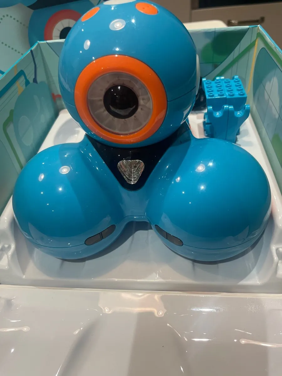 Robot (Dash wonder workshop) - Image 1