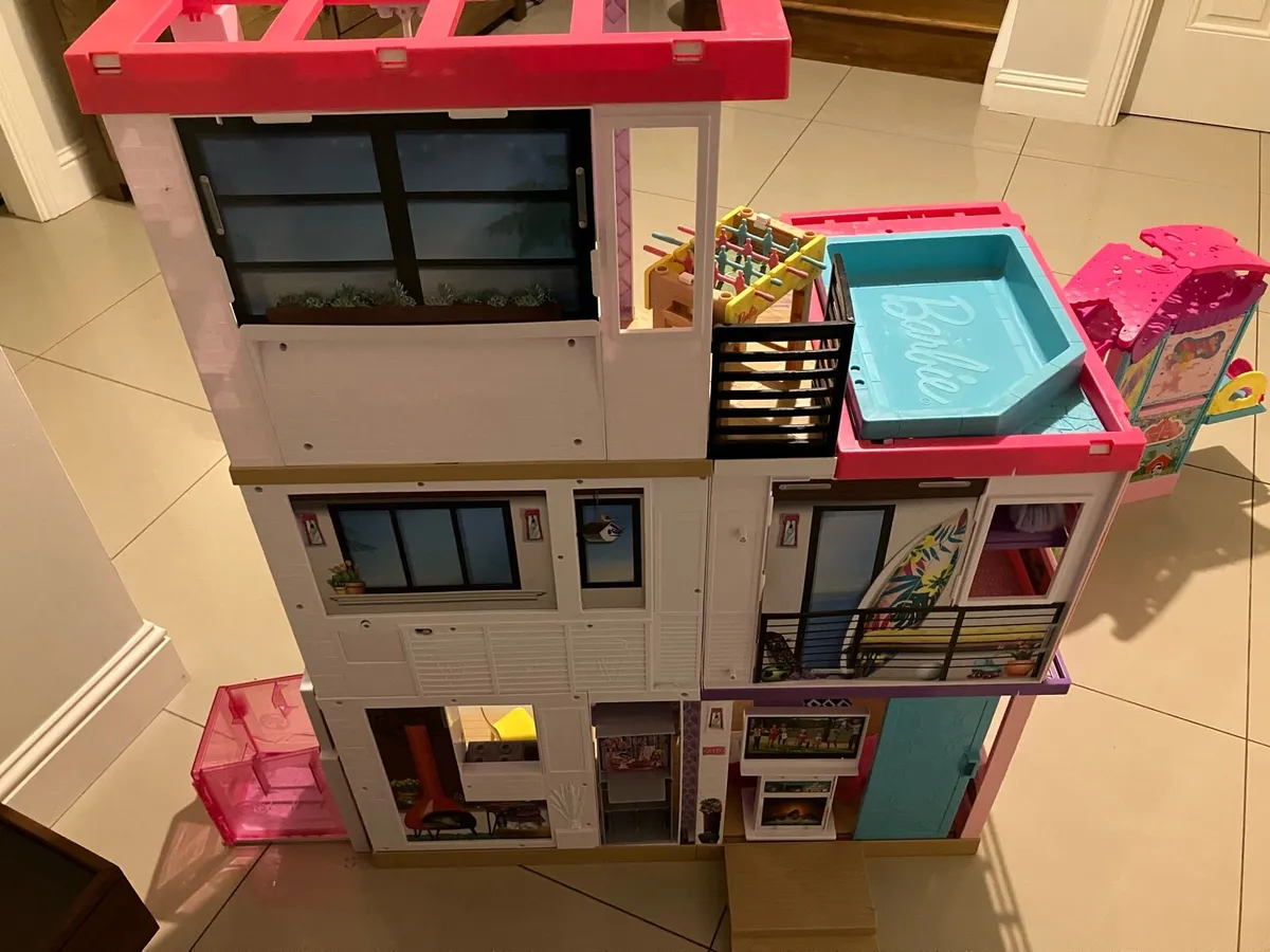 Barbie Dream House and Chelsea’s pop up pad - Image 4