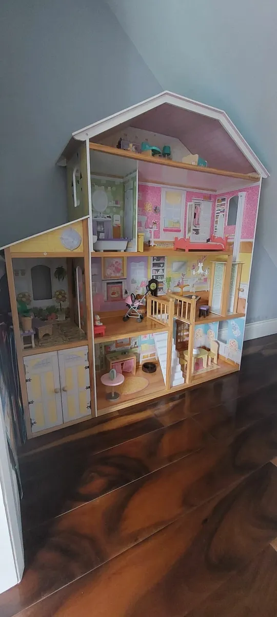 Dolls house - Image 2
