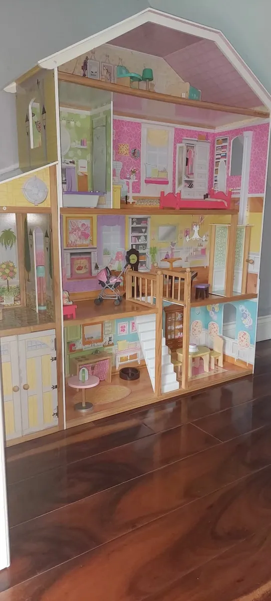 Dolls house - Image 3