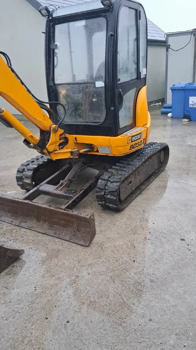 Mini digger - Image 1