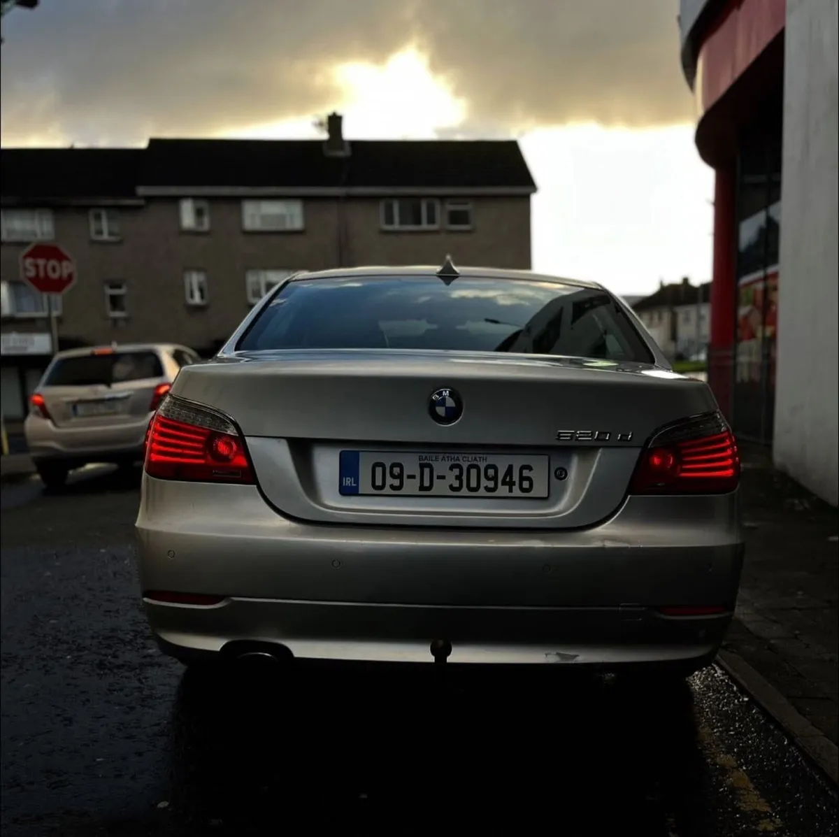 BMW 5-Series 2009 - Image 2