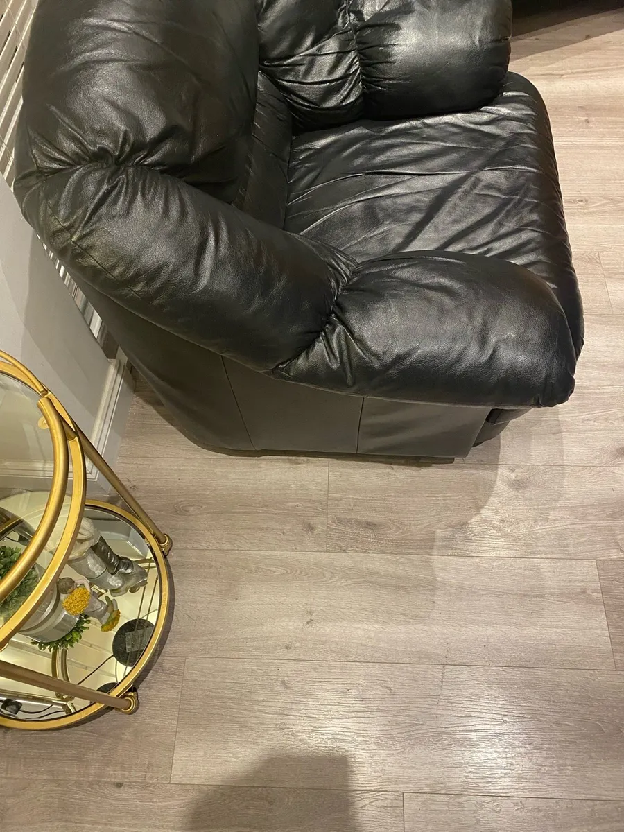 Black leather armchair - Image 4