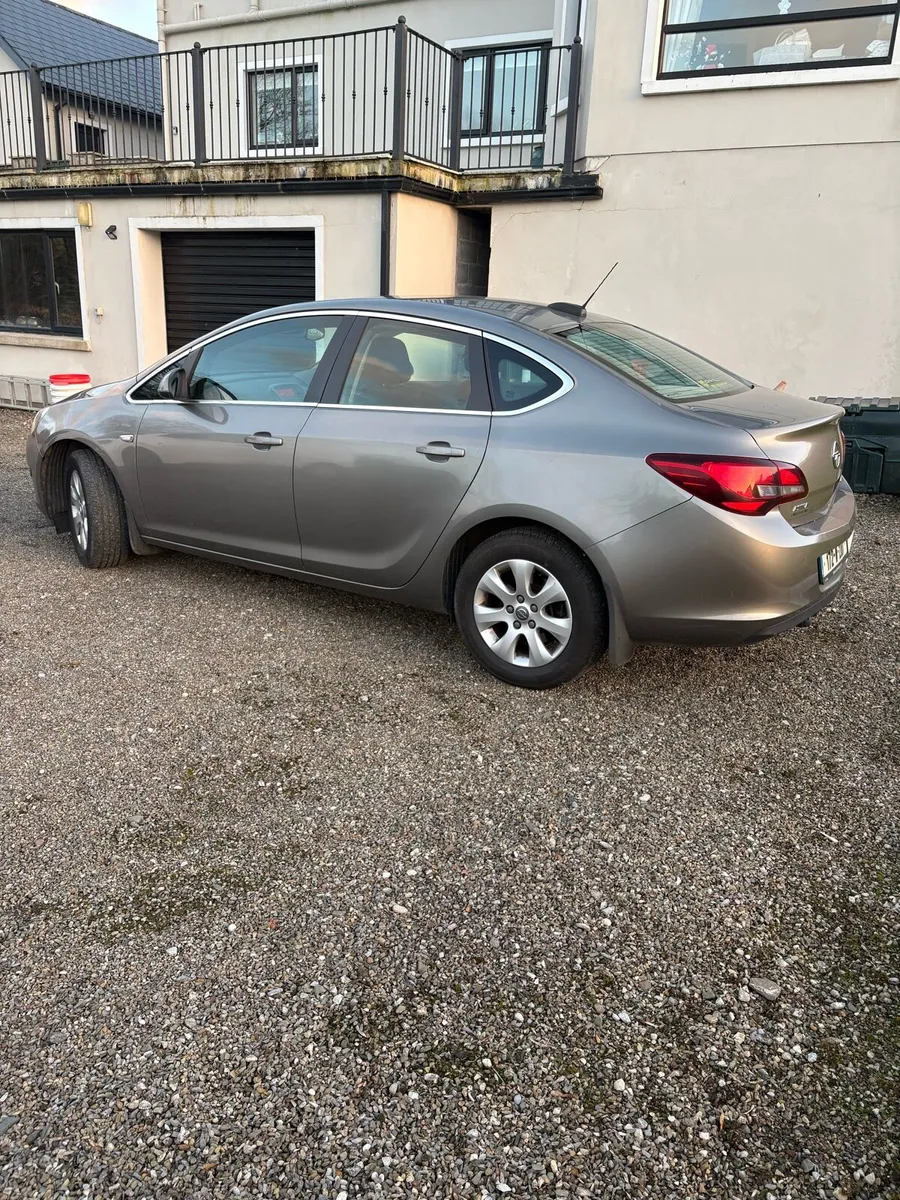 Opel Astra - Image 4