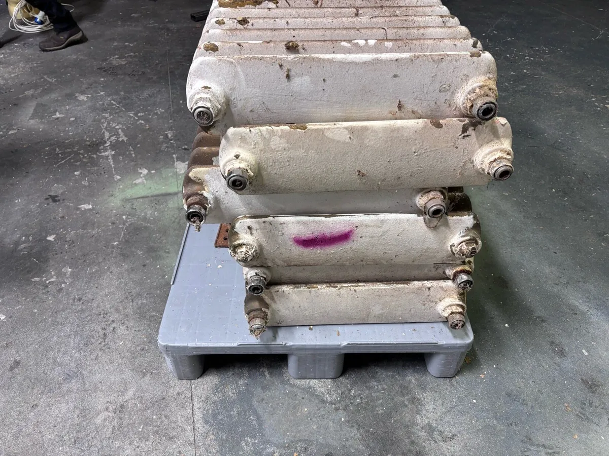 Cast iron radiators - Image 1