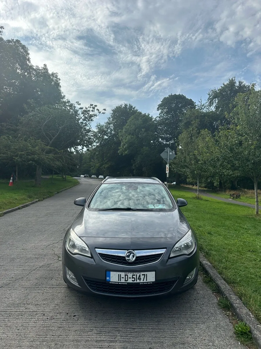 Vauxhall Astra estate - Image 3