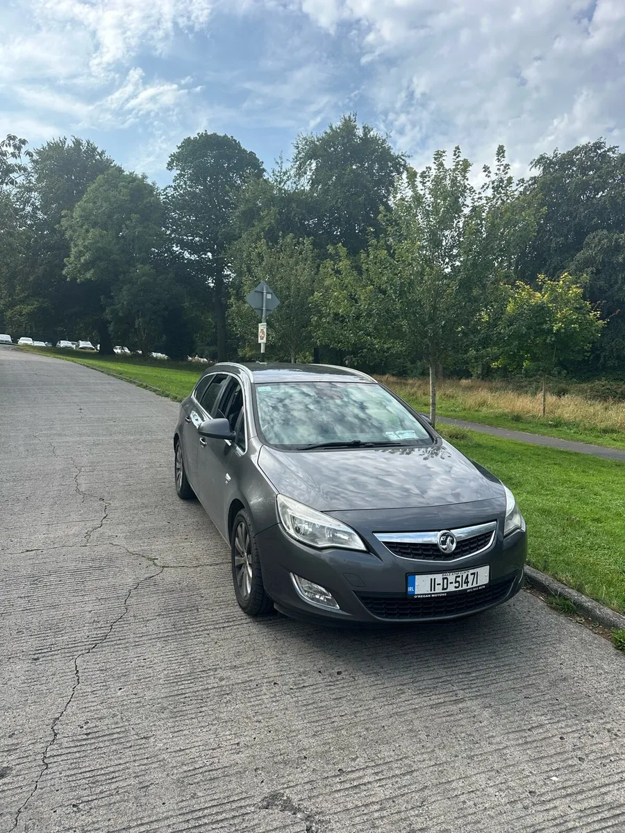 Vauxhall Astra estate - Image 4